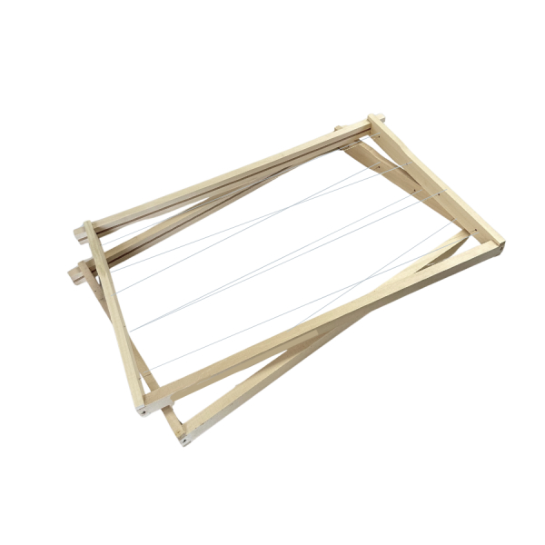 Hoffmannram Dadant spikad och tr�dad av lind. i gruppen Biodling / Kupor och tillbeh�r / Ramar / Tr�ramar hos LP:S Biodling AB (102560)