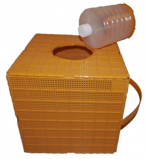 Skaksvrmslda Multibox med vattenflaska i gruppen Biodling / Redskap / Svrmredskap hos LP:S Biodling AB (112566LP)