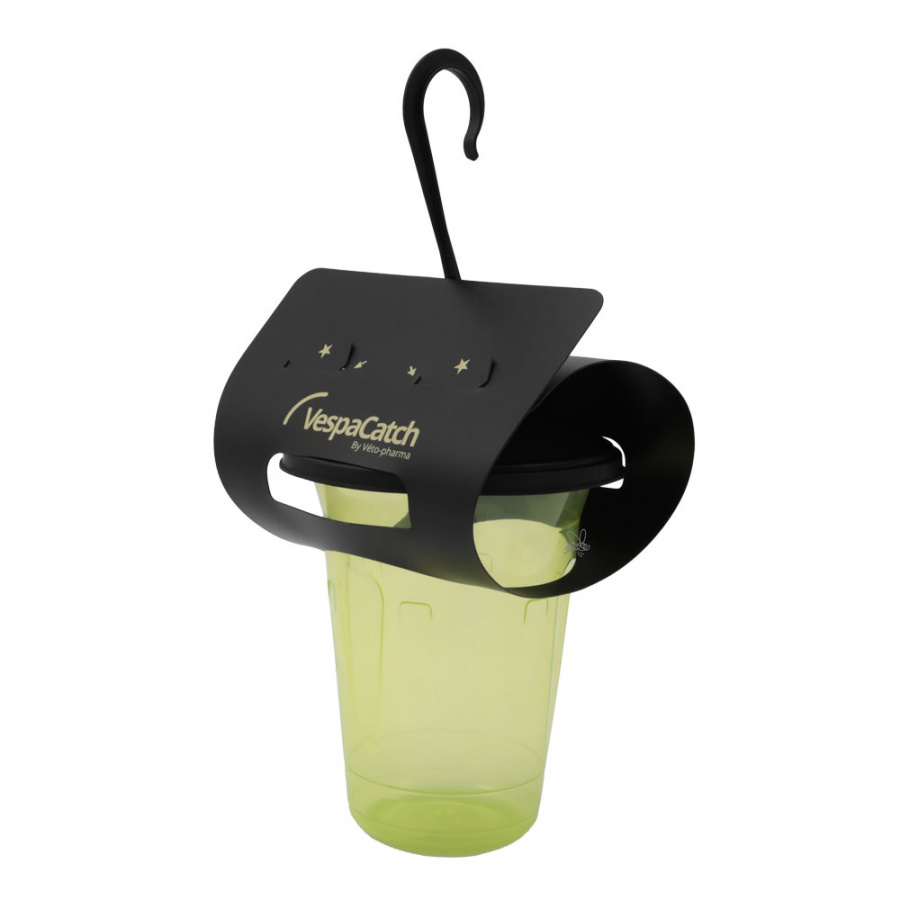 Svart plastbeh�llare med en krok och ett genomskinligt gult k�rl. Anv�nds f�r att f�nga v�skor eller insekter.