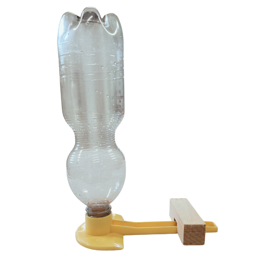 Flusterfodrare till flaska med tr�kil